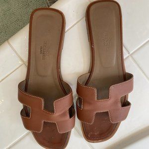 Hermes camel pre-owned size 36.5 slippers